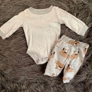 Carters 2 piece 6mo Baby Outfit